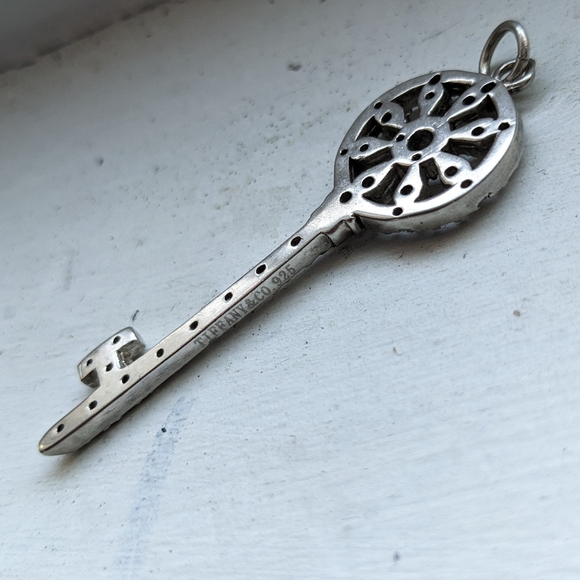 Vintage Tiffany & co diamond and silver petals key pendant - Picture 2 of 5